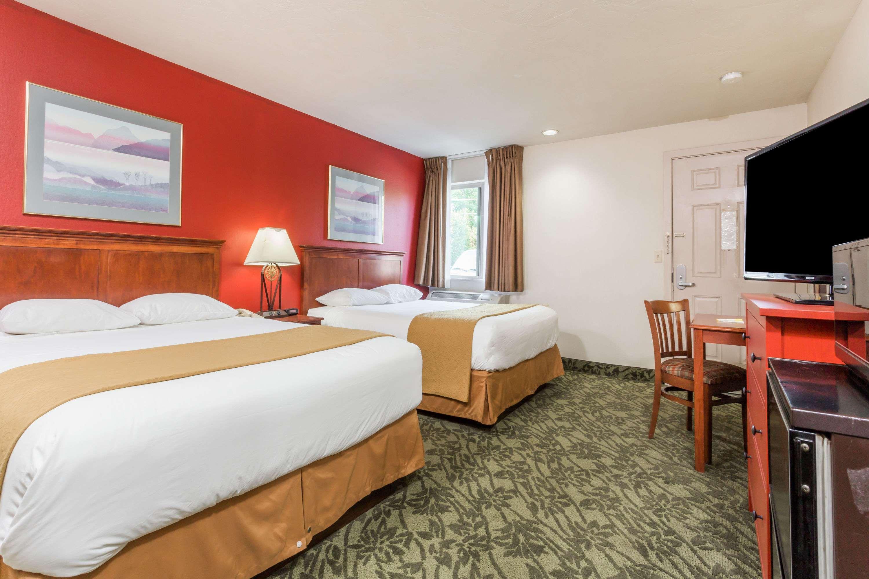 Days Inn By Wyndham Eugene Downtown/University المظهر الخارجي الصورة